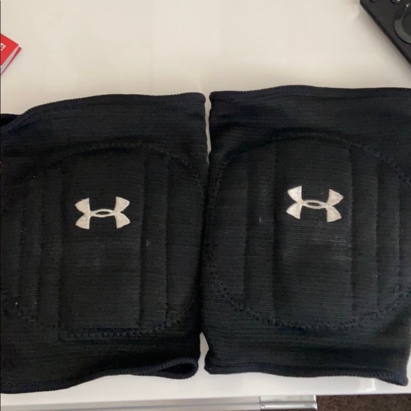 Under armour knee pads - Picture 1 of 1